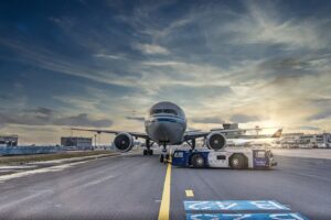 découvrez l'aéroport de bron, un hub stratégique aux portes de lyon, offrant des services modernes et un accès rapide à la région auvergne-rhône-alpes. idéal pour les voyageurs d'affaires et de loisirs, profitez d'une expérience de vol fluide et agréable.